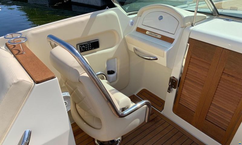 Chris Craft Corsair 32