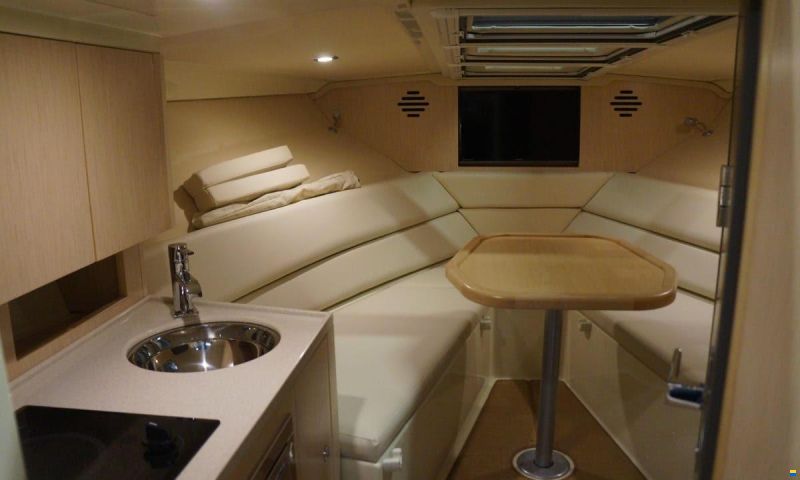 Chris Craft Corsair 32