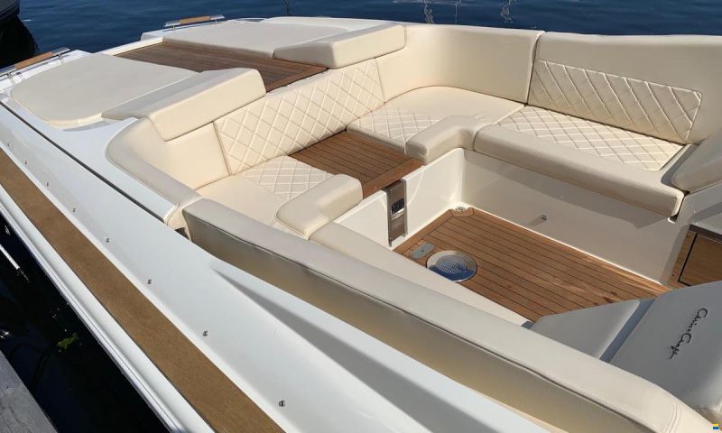 Chris Craft Corsair 32