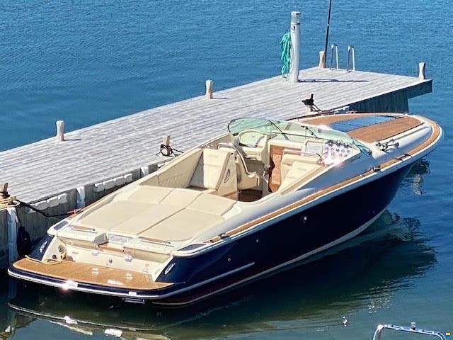 Chris Craft Corsair 32