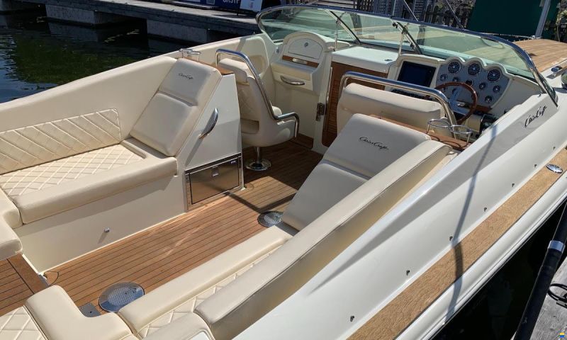 Chris Craft Corsair 32