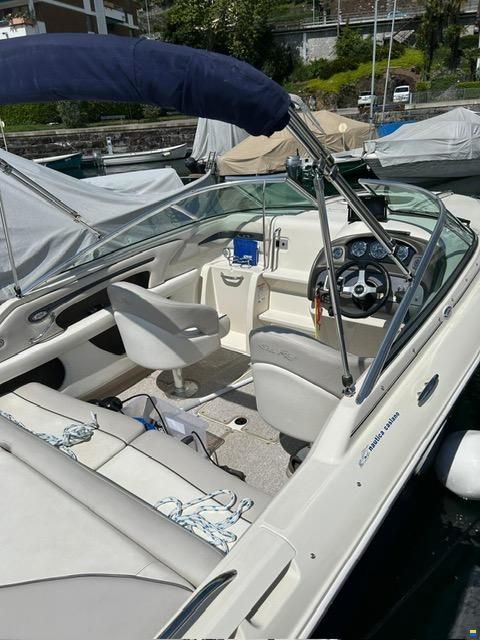 Sea Ray 220 SSE