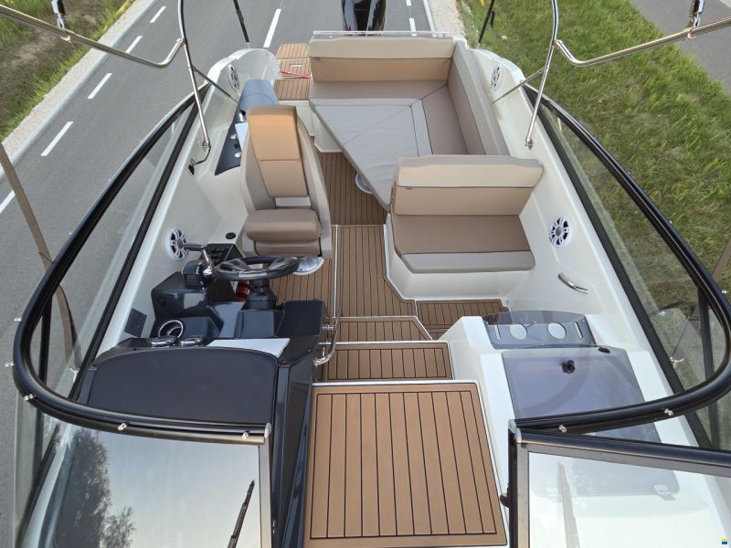 Quicksilver Activ 805 Cruiser