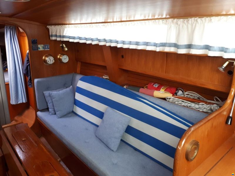 Helmsmann Athena 34