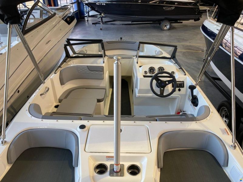 Bayliner M17