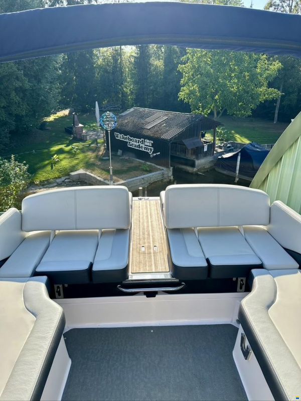 Regal 2300