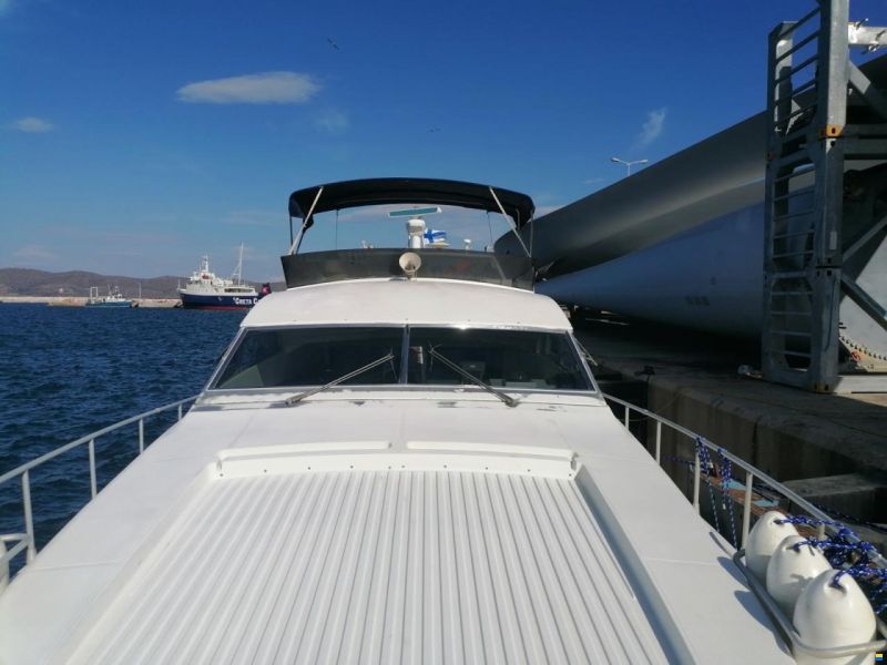 Mochi Craft Fly Bridge 46