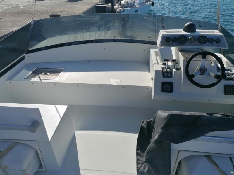 Mochi Craft Fly Bridge 46