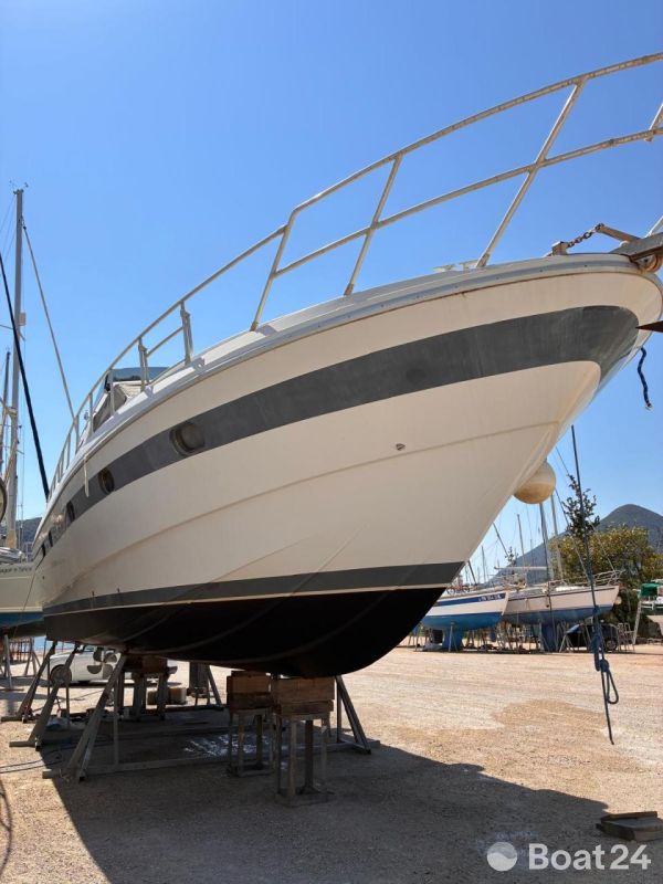 Mochi Craft Fly Bridge 46