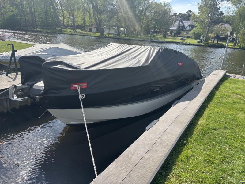 Quicksilver Activ 805 Cruiser