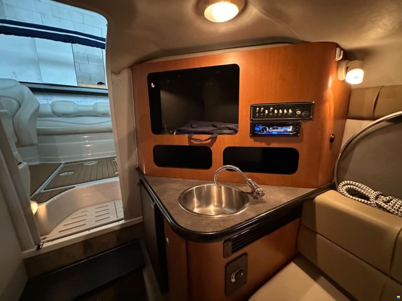 Crownline 255