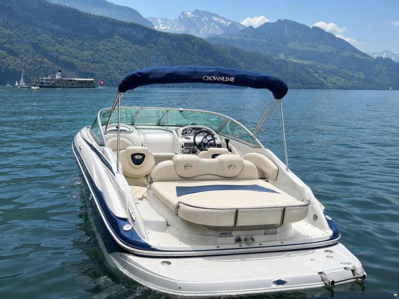 Crownline 26 Day Cruiser