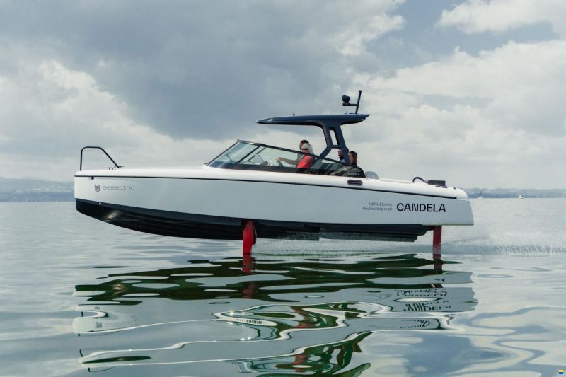 Candela C-8