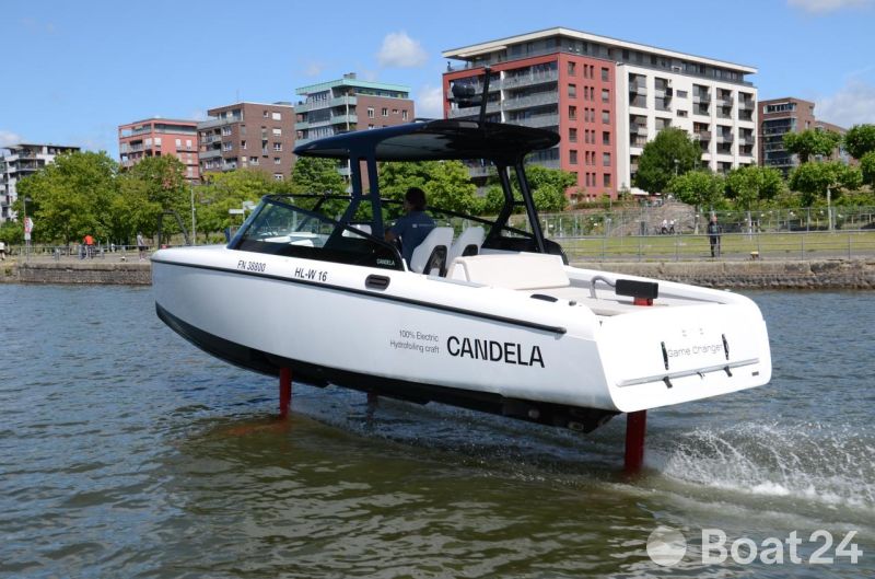 Candela C-8