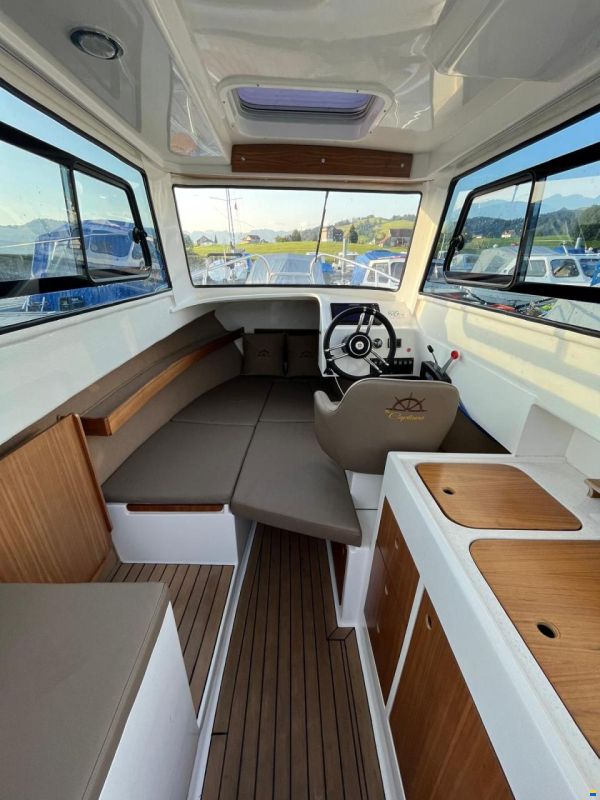 The Captains Fisher 660