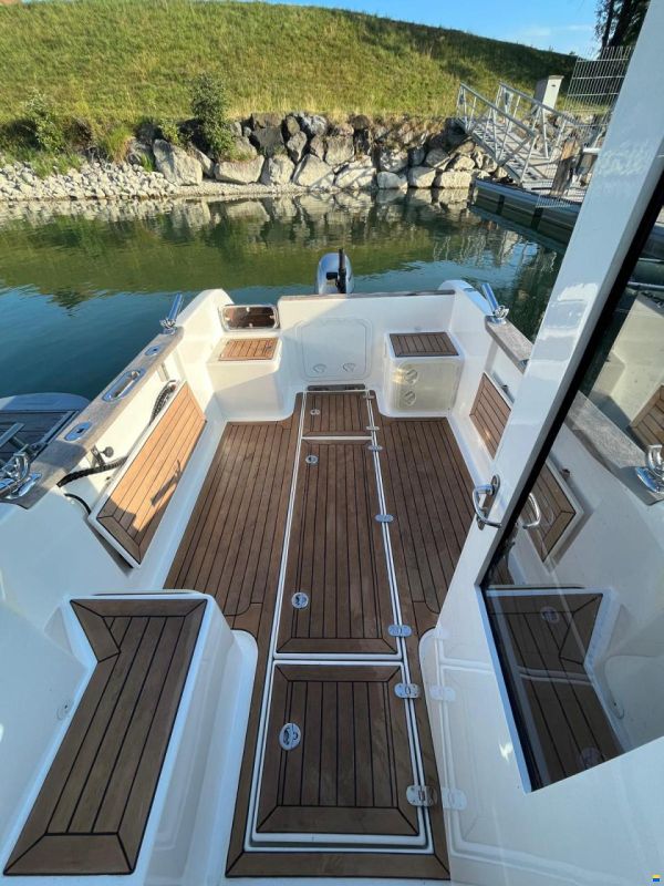 The Captains Fisher 660