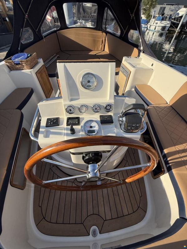 Interboat Intender 760
