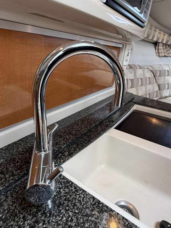 Chaparral 270 Signature