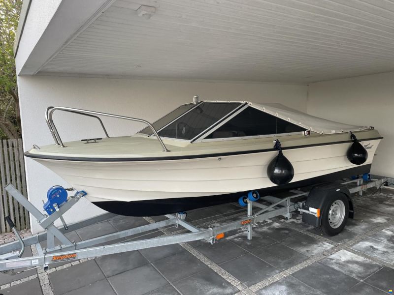 Coronet 17 Runabout