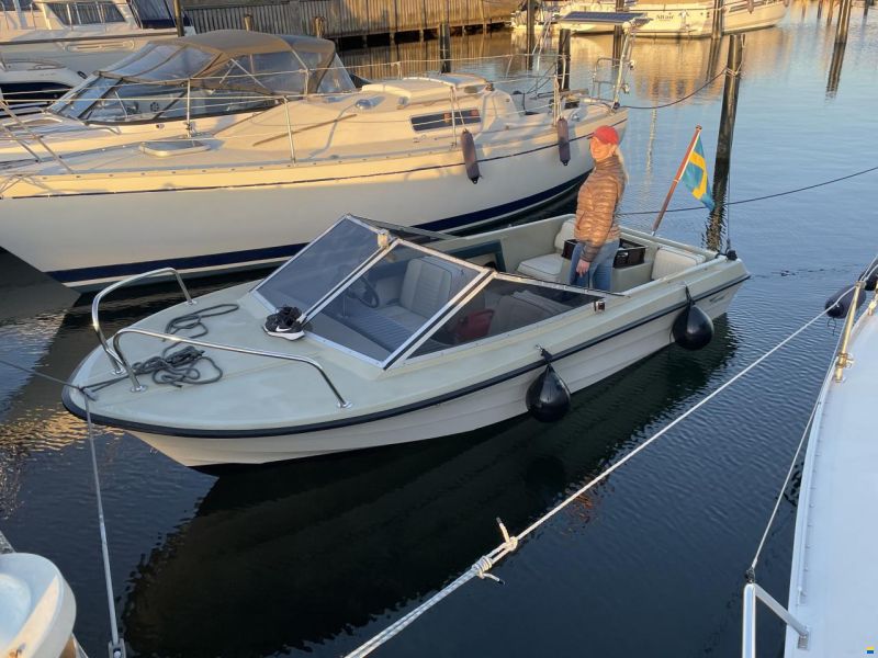Coronet 17 Runabout