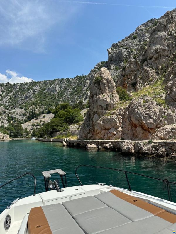 Beneteau Fleyr 9 Sundeck