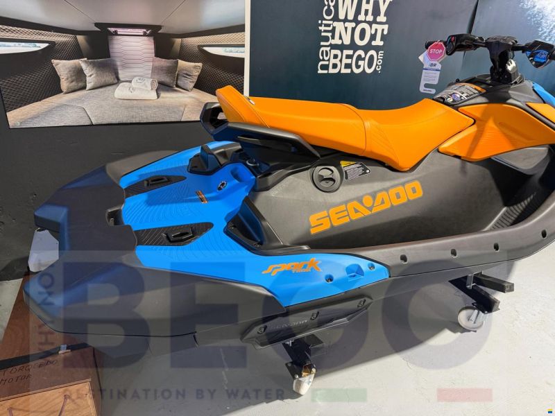 Sea-Doo SparK Trixx 3 up