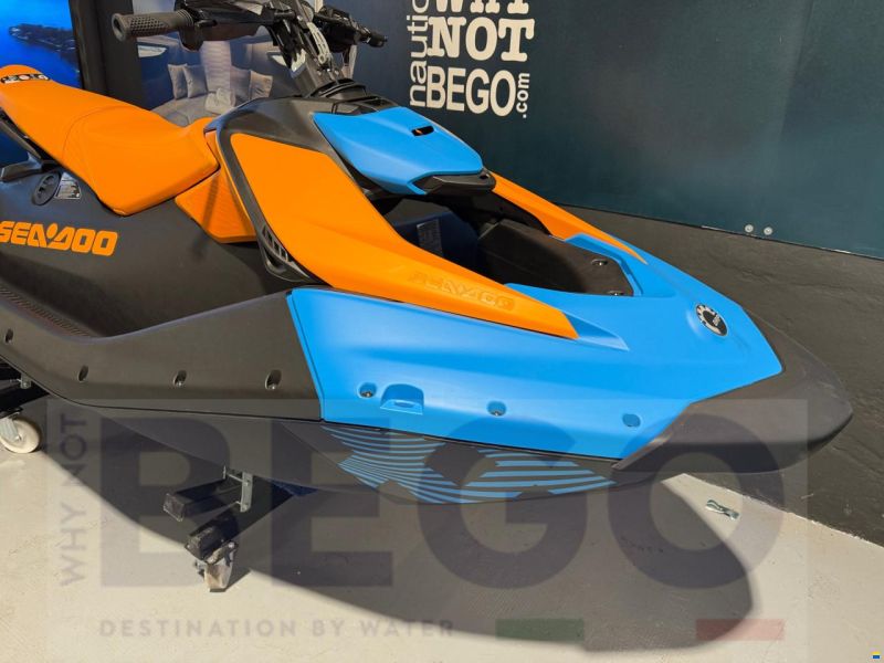 Sea-Doo SparK Trixx 3 up