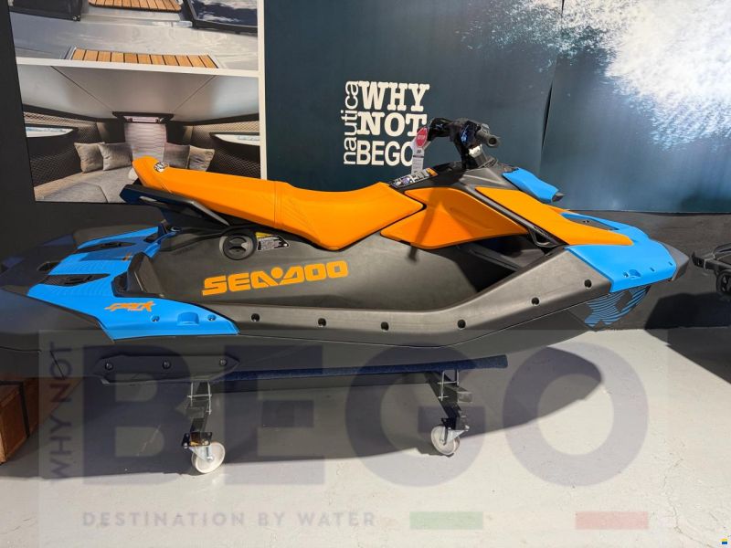 Sea-Doo SparK Trixx 3 up