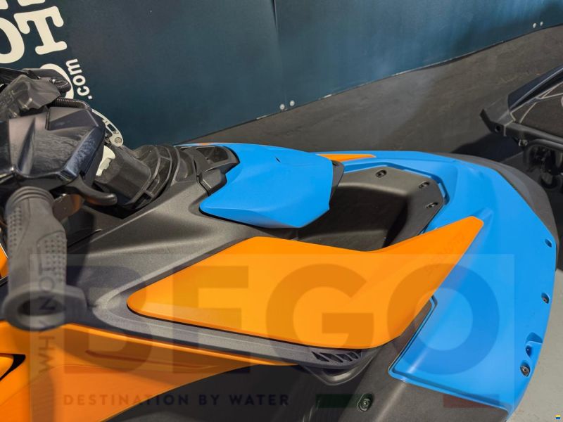 Sea-Doo SparK Trixx 3 up