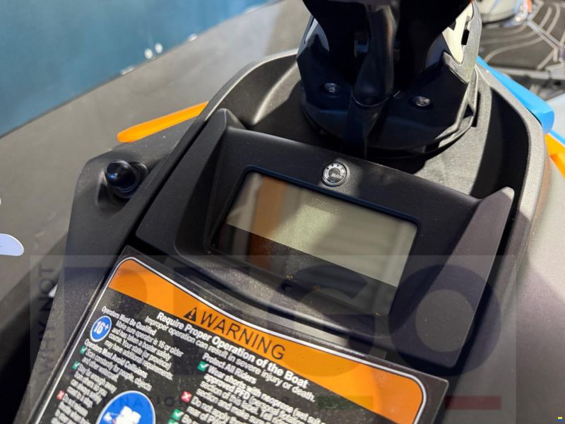 Sea-Doo SparK Trixx 3 up