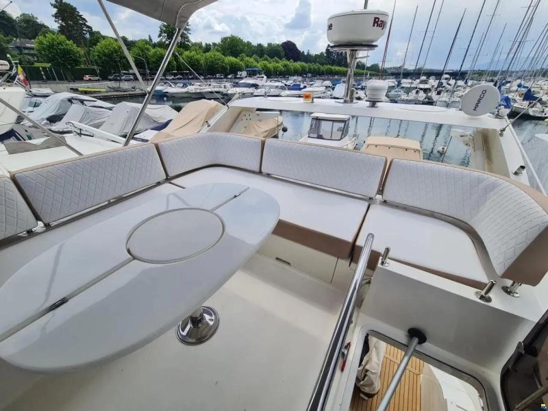 Galeon 420 fly