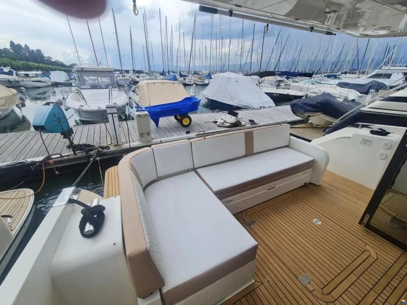 Galeon 420 fly