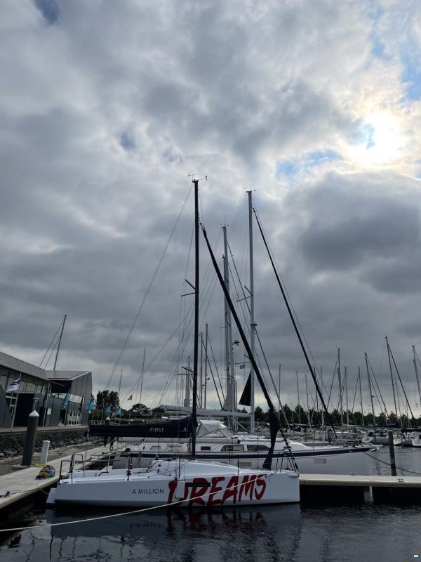 Beneteau First 27 SE