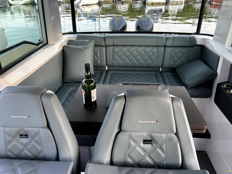 Axopar 37 XC Cross Cabin