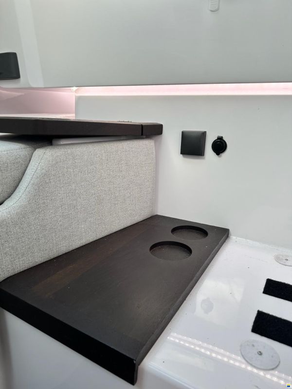 Axopar 37 XC Cross Cabin