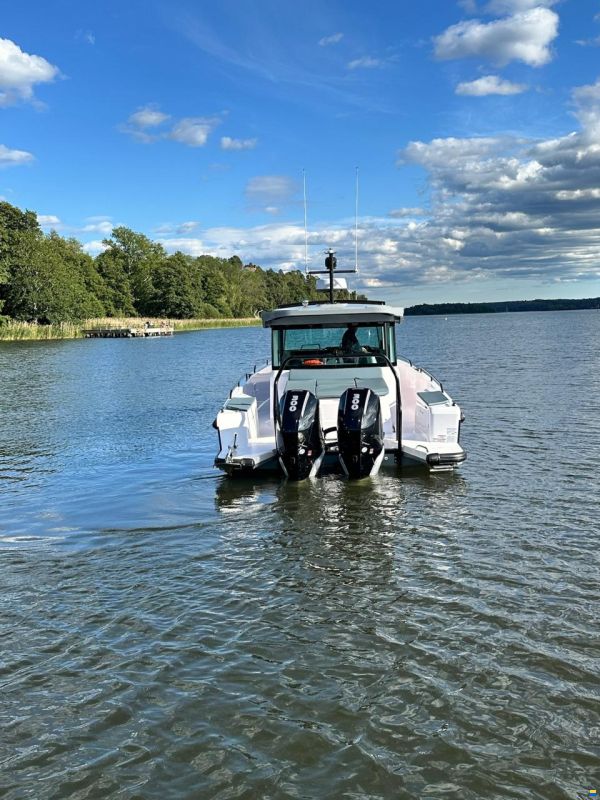 Axopar 37 XC Cross Cabin