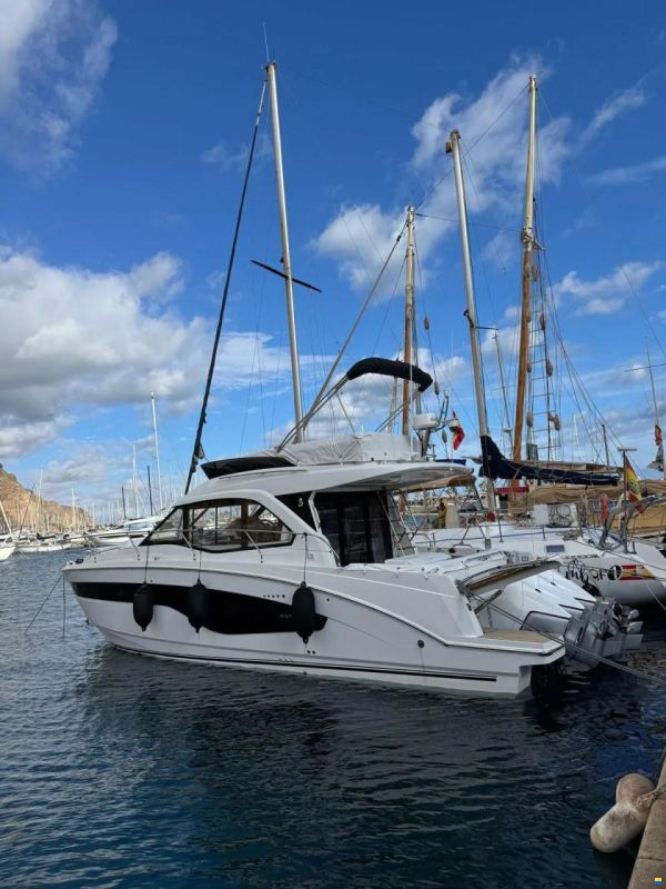 Beneteau Antares 12 Fly