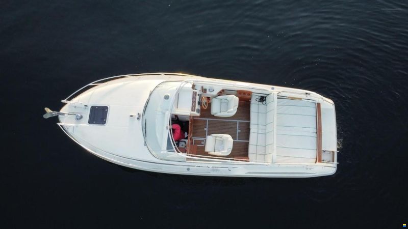 Windy 8000 Full Cabin