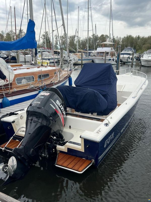White Shark 225