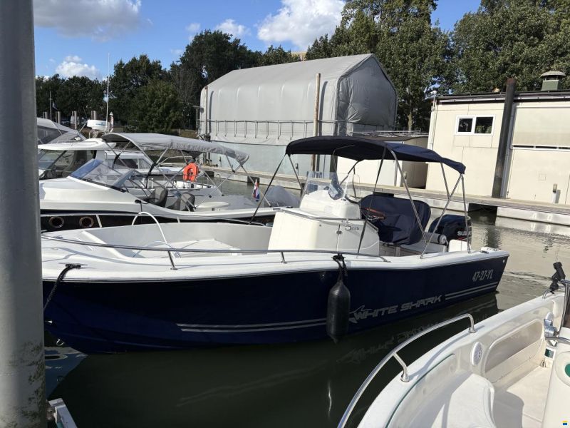 White Shark 225
