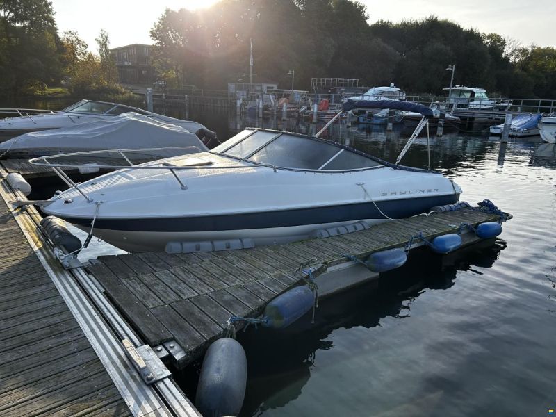 Bayliner 212 Capri