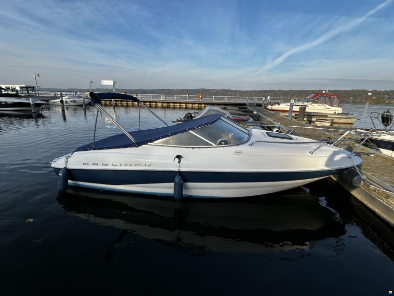 Bayliner 212 Capri