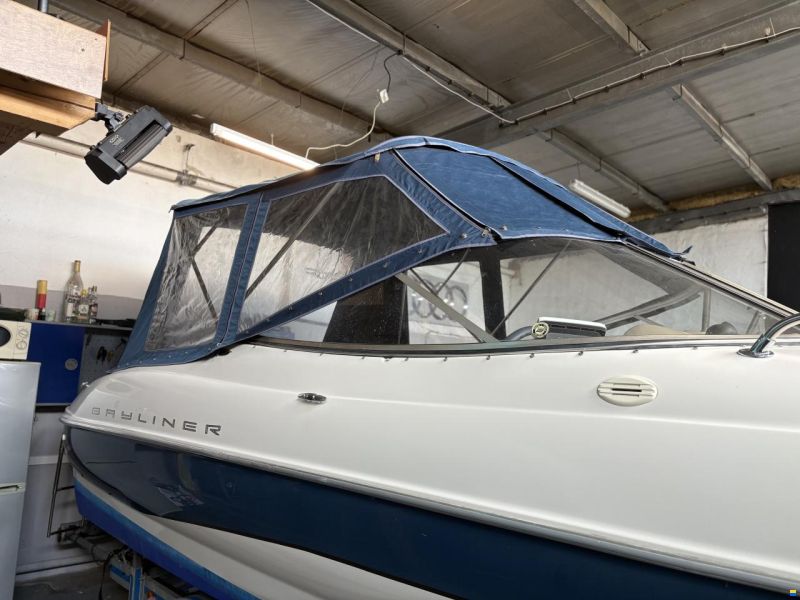 Bayliner 212 Capri