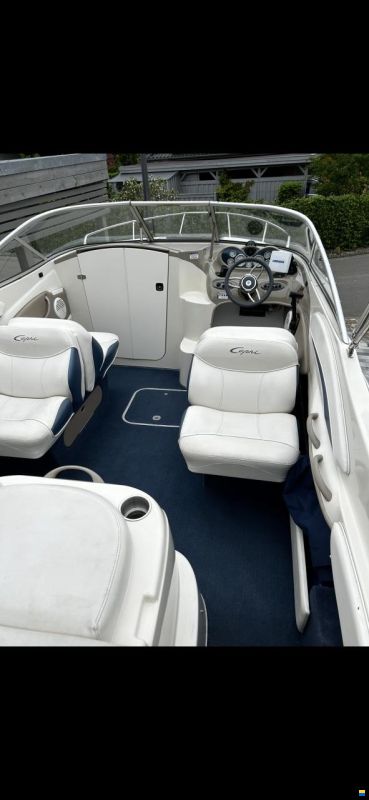 Bayliner 212 Capri