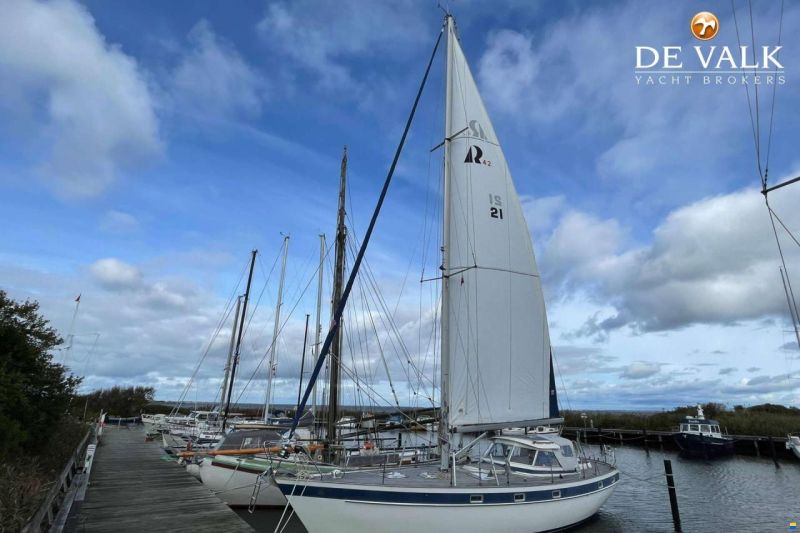 Hallberg-Rassy 42 E