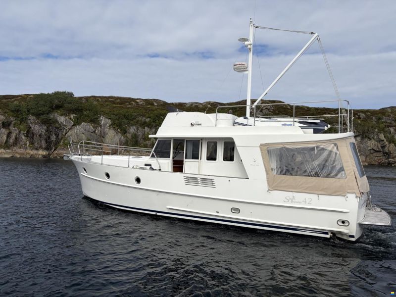 Beneteau Swift Trawler 42