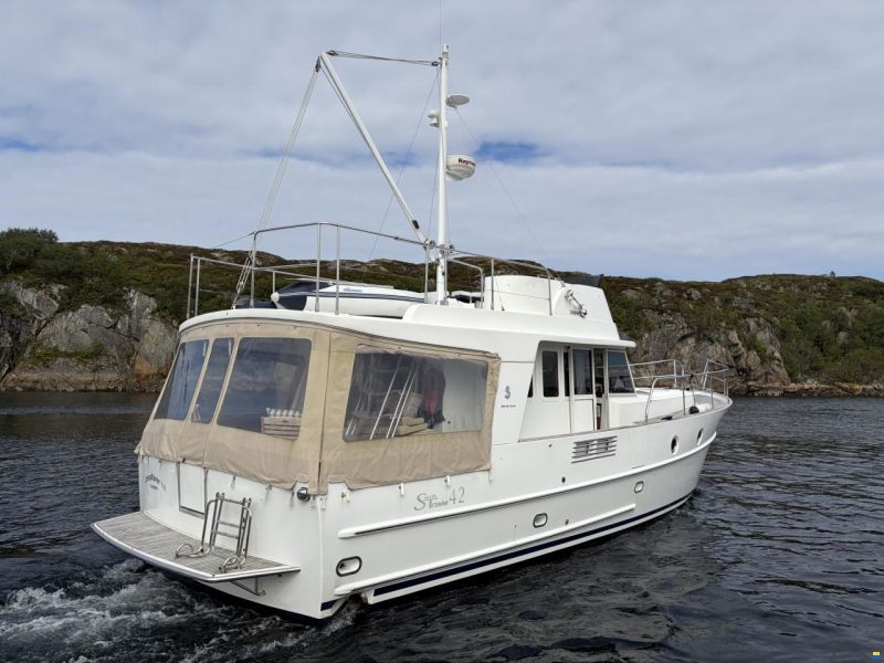 Beneteau Swift Trawler 42