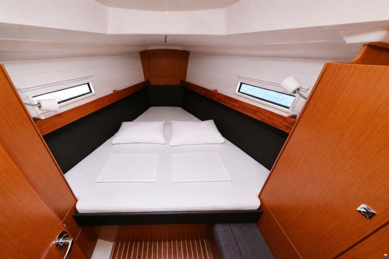 Bavaria Cruiser 37