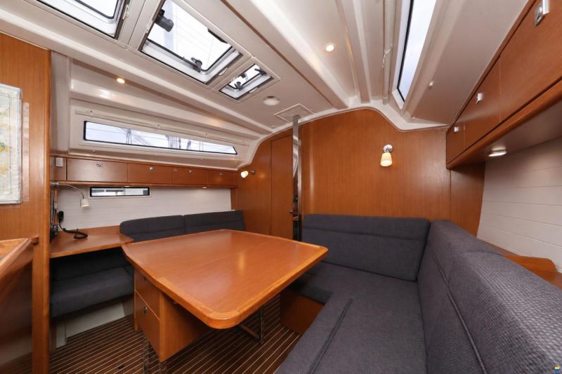 Bavaria Cruiser 37