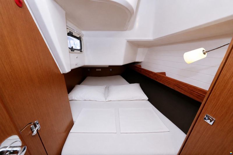 Bavaria Cruiser 37